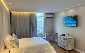 Apto 711 - Elegância com vista parcial da Praia